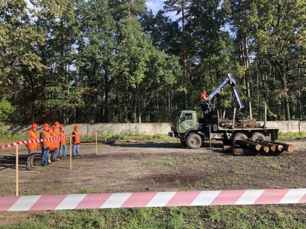 У Золотоніському лісгоспі відбувся тренінг щодо безпечності вантажно-розвантажувальних робіт — Новини Черкащіни