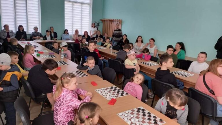 Юні шашисти готуються до чемпіонату області